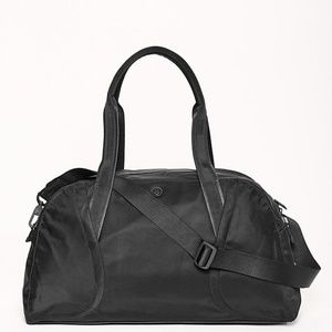 NWT - lululemon Out of Range Duffel